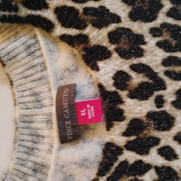 Excellent Condition Vince Camuto XL Leopard Print Fuzzy Sweater - Picture 2 of 4